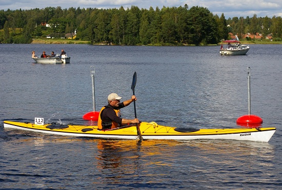 Lini mety mijao si nie tylko przy aplauzie licznie zgromadzonej publicznoci ale take przy mocno wiejcym wietrze i intensywnie wieccym socu. Mona byo w kocu odetchn i pomyle o odpoczynku. 