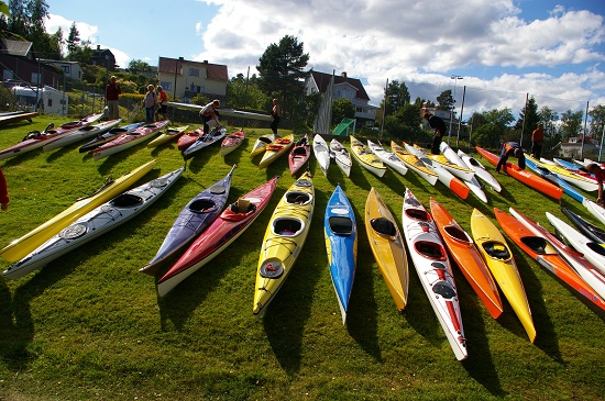 Najlepsz ilustracj popularnoci imprezy jest widok kajakw zgromadzonych na terenie przyszkolnym tak by kady mg atwo odebra i zapakowa swj sprzt. Spacerowicze mogli tego dnia oglda dki wielu rnych typw produkowany przez wszystkie czoowe marki wiatowe. Widok by imponujcy. 
